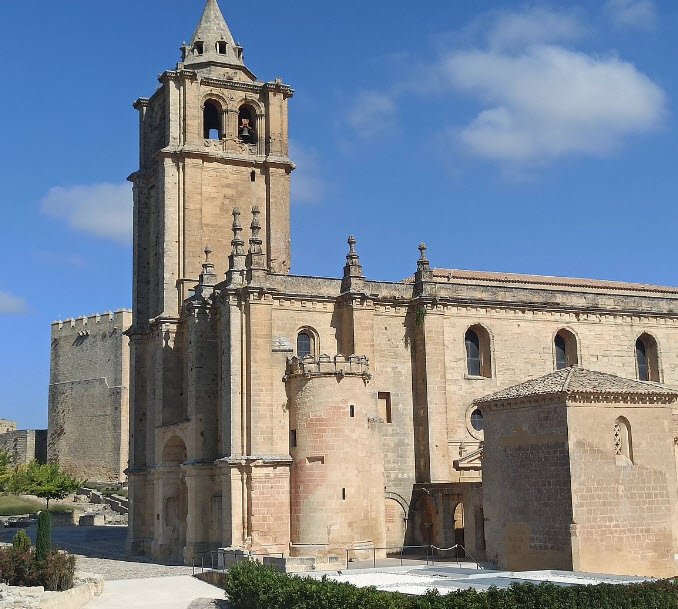 Fortaleza da Mota de Ois, Spain